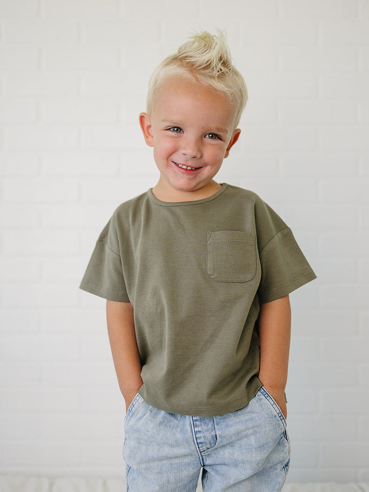 T-Shirt in Olive